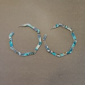 ⭐ 2/$10 or 3/$12 Zenzii lucite hexagon earrings